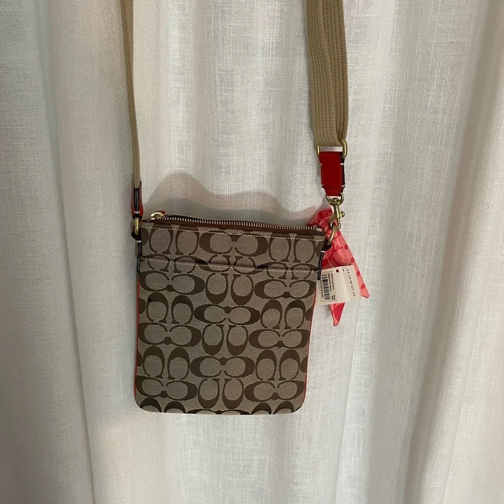 NWT‎ Coach Khaki/Geranium Hamptons Signature Swingpack Crossbody 2007